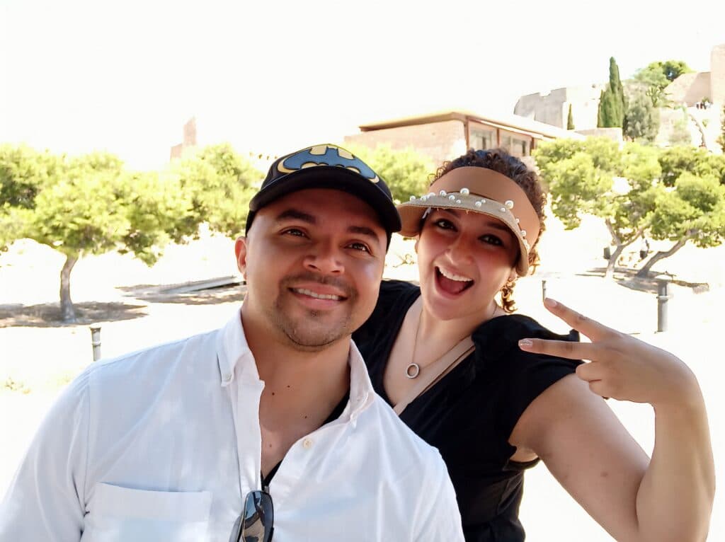 selfie-castillo-alicante-viaje-colombianos 🇨🇴 La odisea de la autoestima: nuestro viaje como inmigrantes colombianos en España